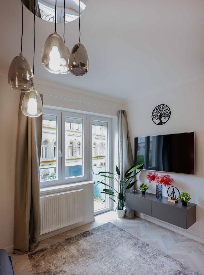Corvin Avenue Premium Central Apartment Budapeste Exterior foto